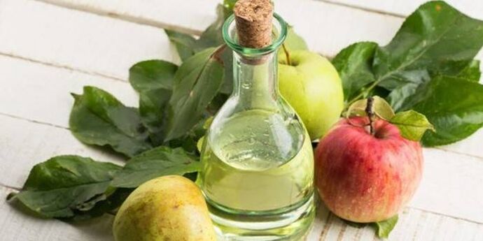 aceto di mele per funghi alle unghie