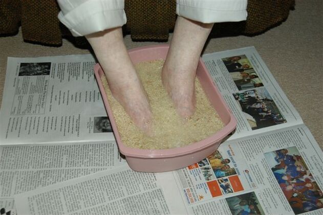 bagno terapeutico per il fungo dell'unghia del piede